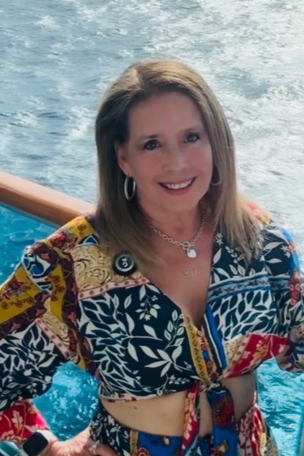 Cruise Brothers Travel Agent Nancy Hernandez